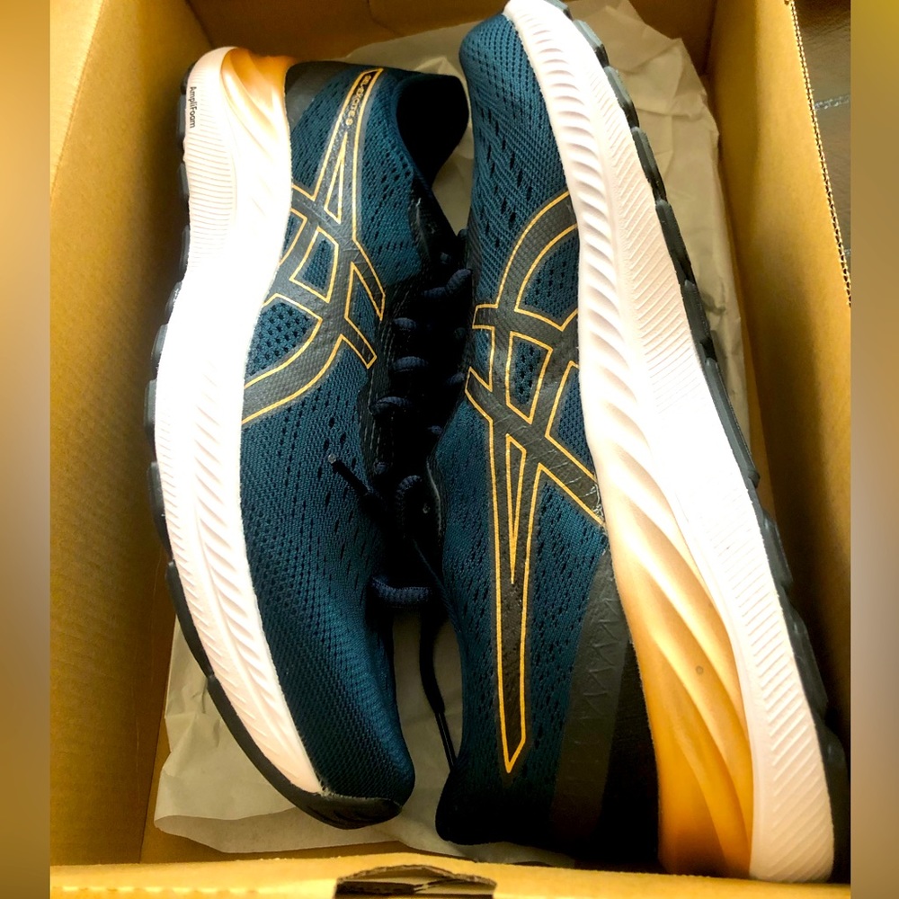 ASICS Gel-excite 8. You won’t find this comfortable shoe anymore. French Blue